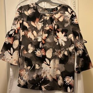 Size XL Ellen Tracy Floral Blouse